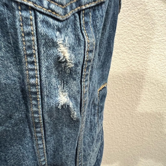 Mossimo Distressed Jean  vest size M - Picture 2 of 4